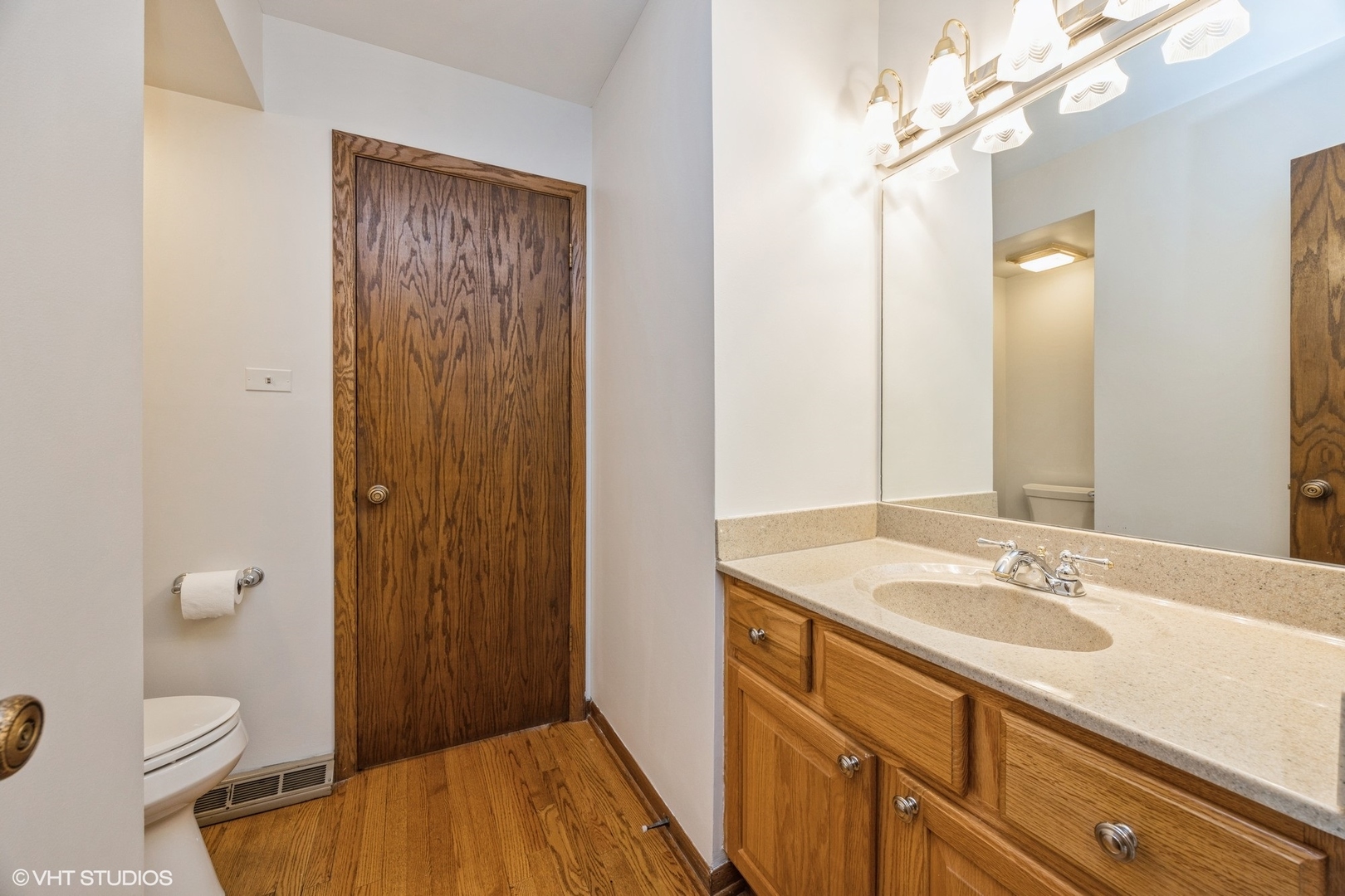 6483 IndianHead Trail, Indian Head Park, IL 60525