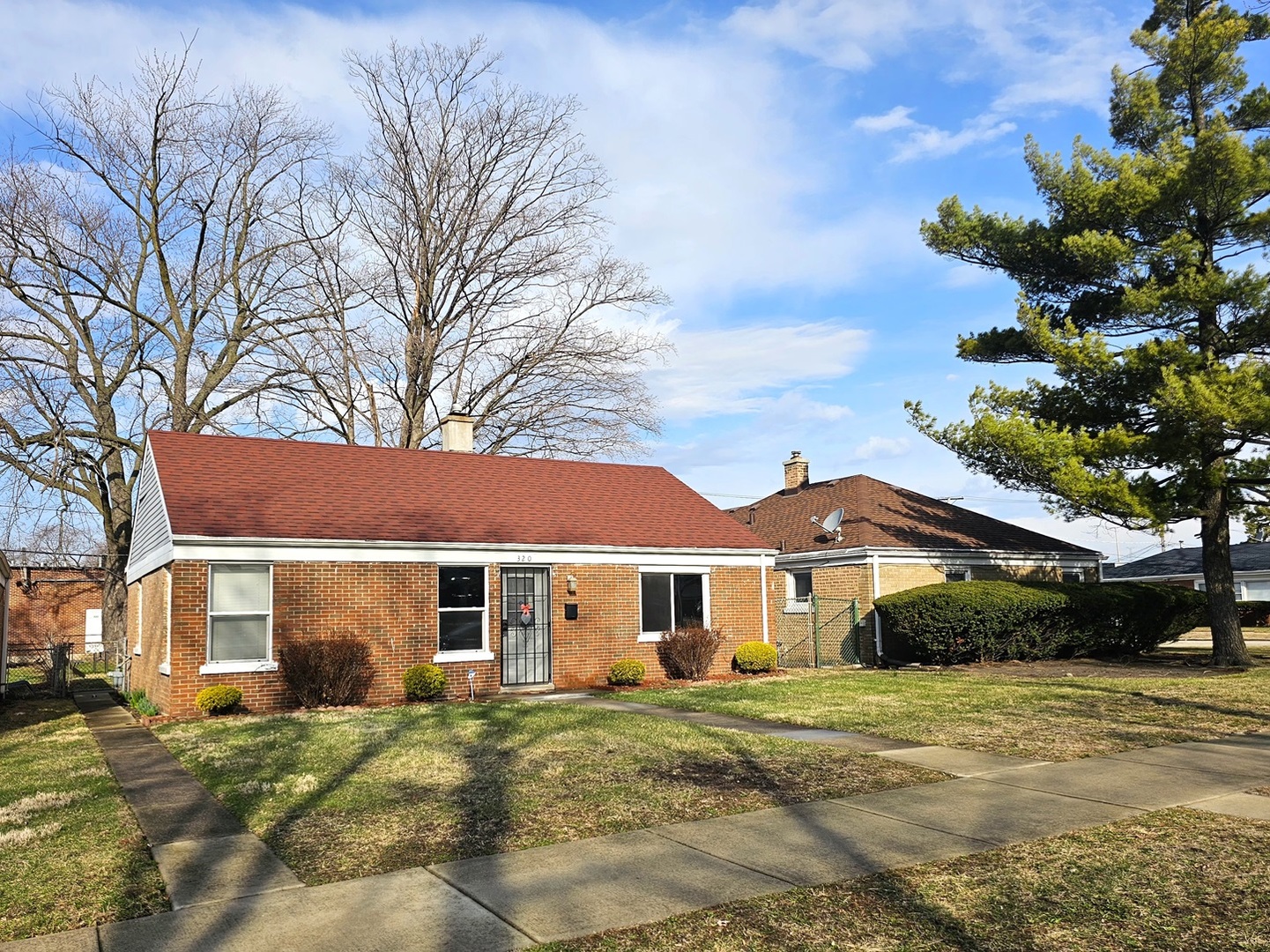320 frederick Avenue, Bellwood, IL 60104