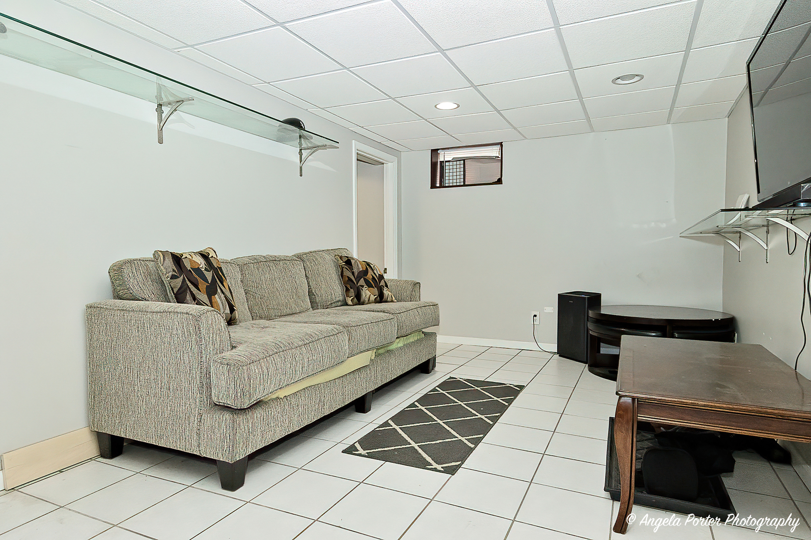 2921 N Lewis Avenue, Waukegan, IL 60087