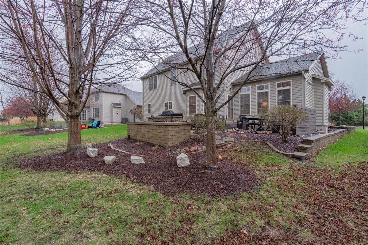 2004 Wakefield Lane, Bloomington, IL 61704