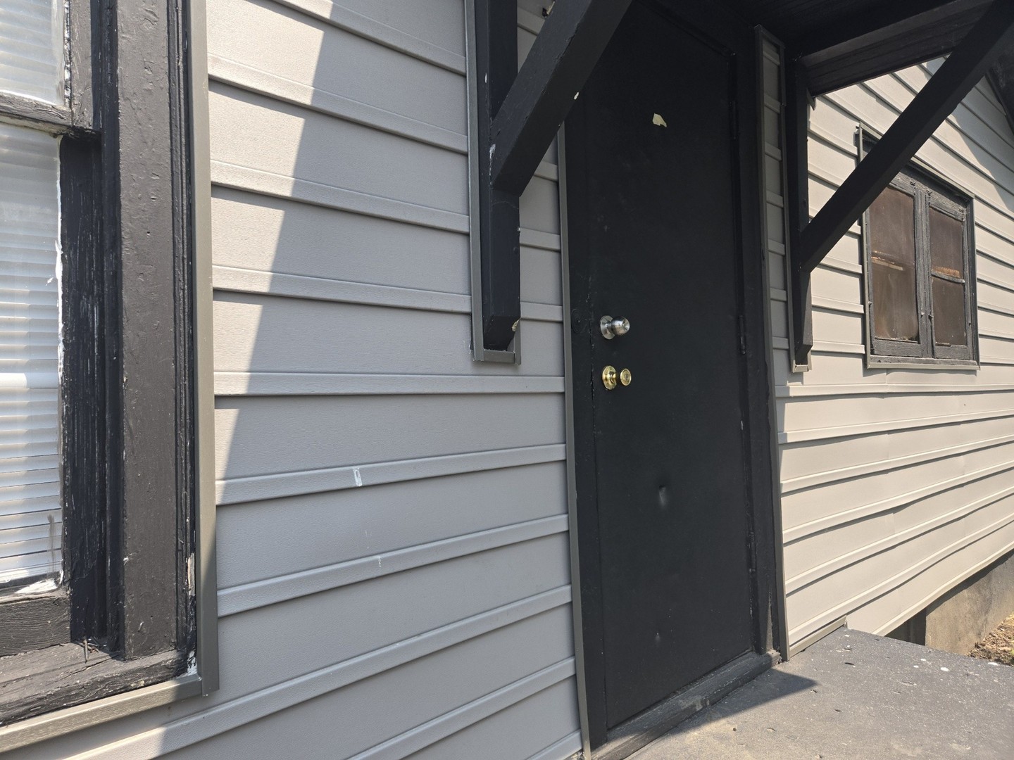 708 W Jefferson Street, Bloomington, IL 61701