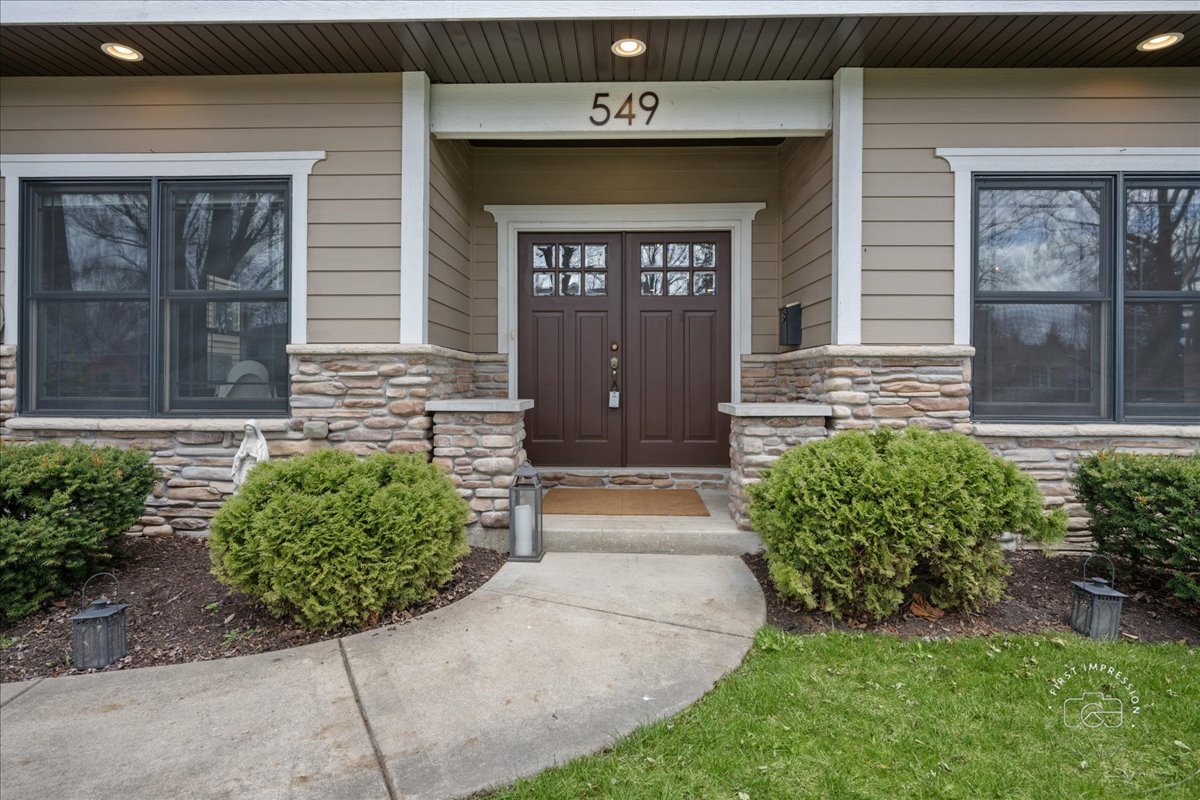 549 Juniper Drive, Naperville, IL 60540