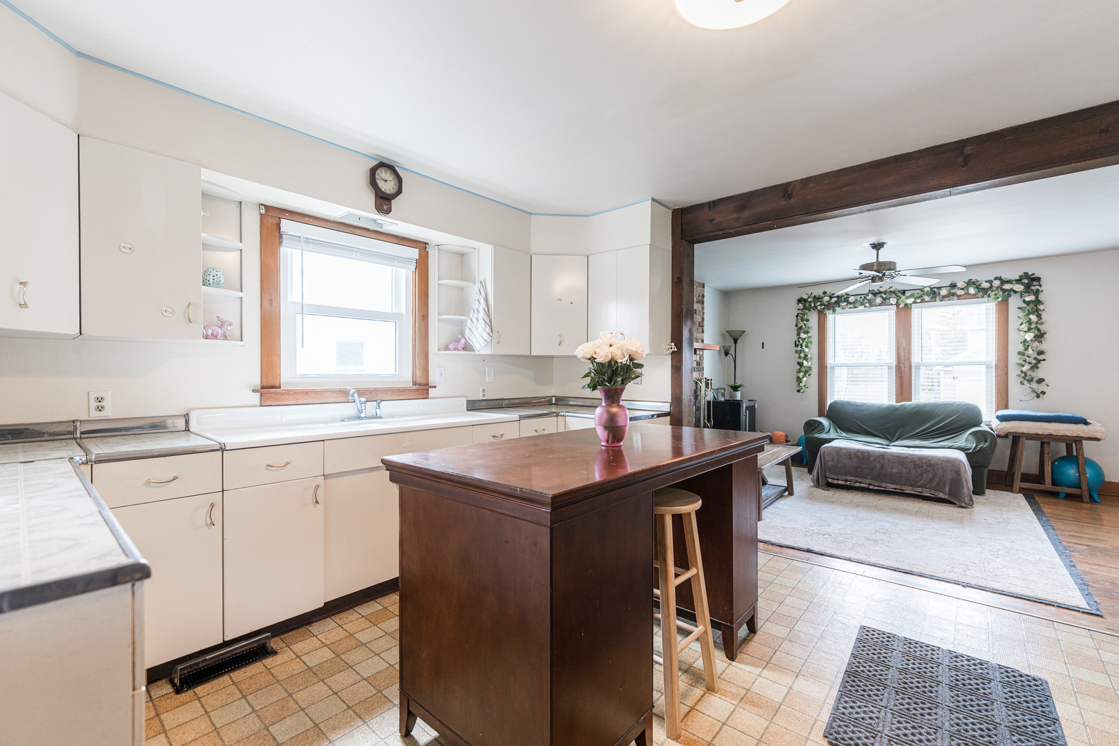 26W055 Armbrust Avenue, Wheaton, IL 60187