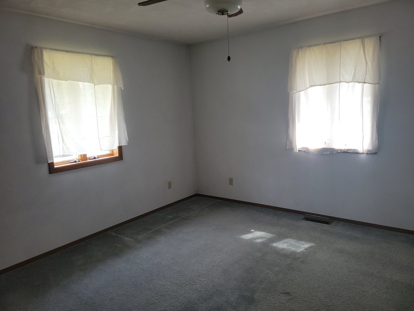 313 W Topeka Street, Toluca, IL 61369