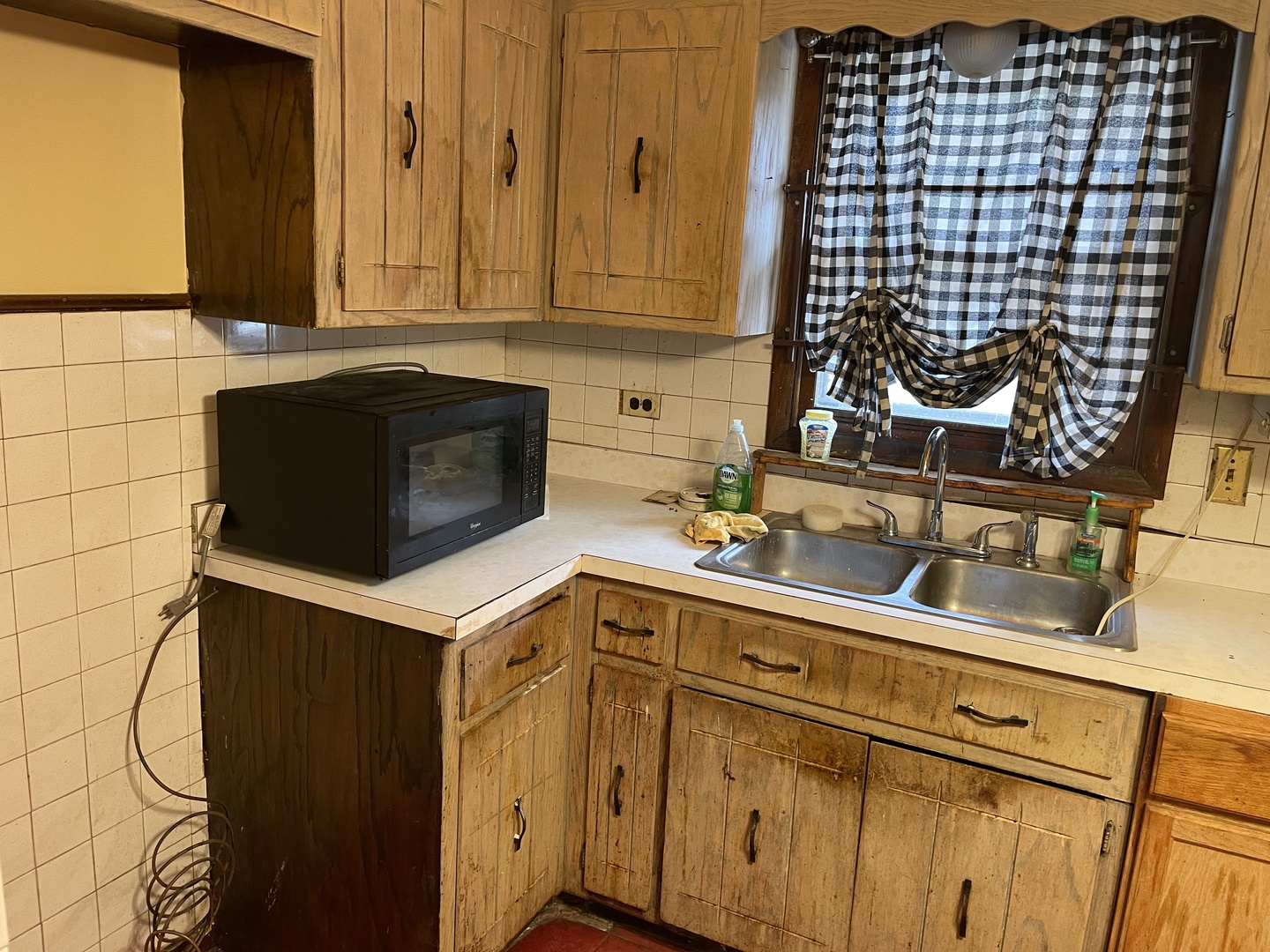 14129 S Hoxie Avenue, Burnham, IL 60633