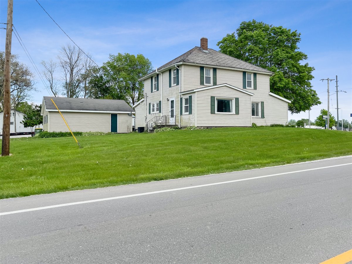 7 N Spencer Street, Lexington, IL 61753