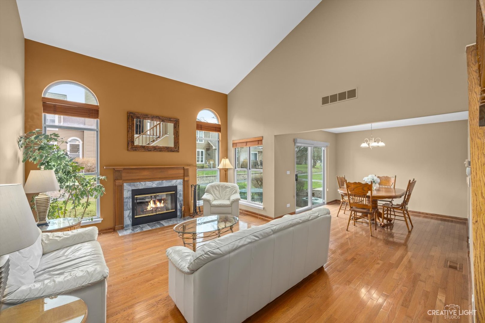1073 Ridgefield Circle, Carol Stream, IL 60188
