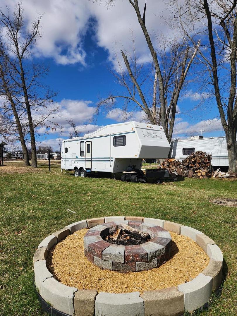 20-6 Woodhaven Lakes, Sublette, IL 61367
