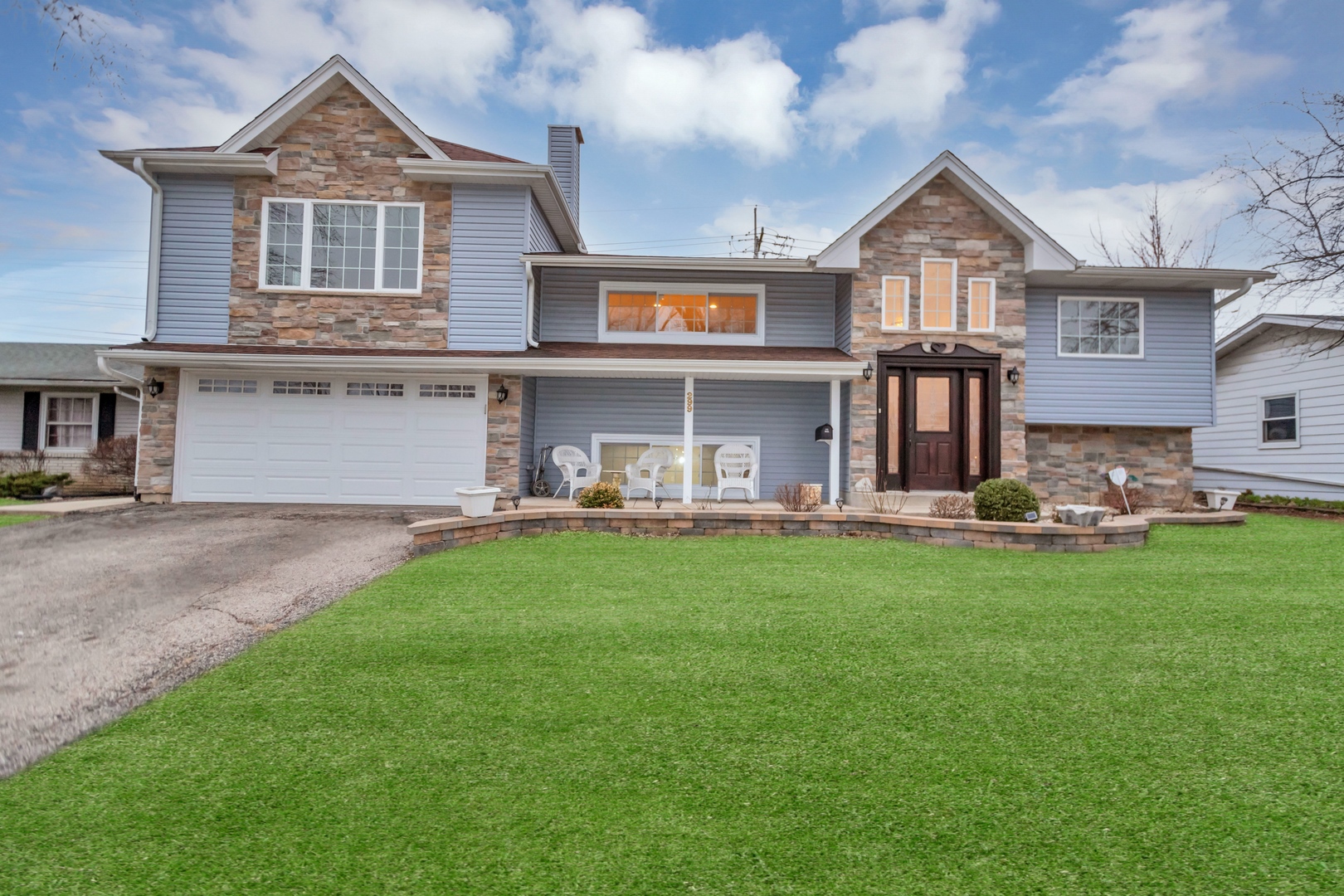 299 Trowbridge Road, Elk Grove Village, IL 60007