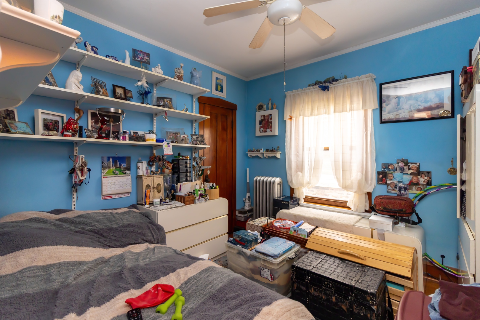 4032 W Nelson Street, Chicago, IL 60641