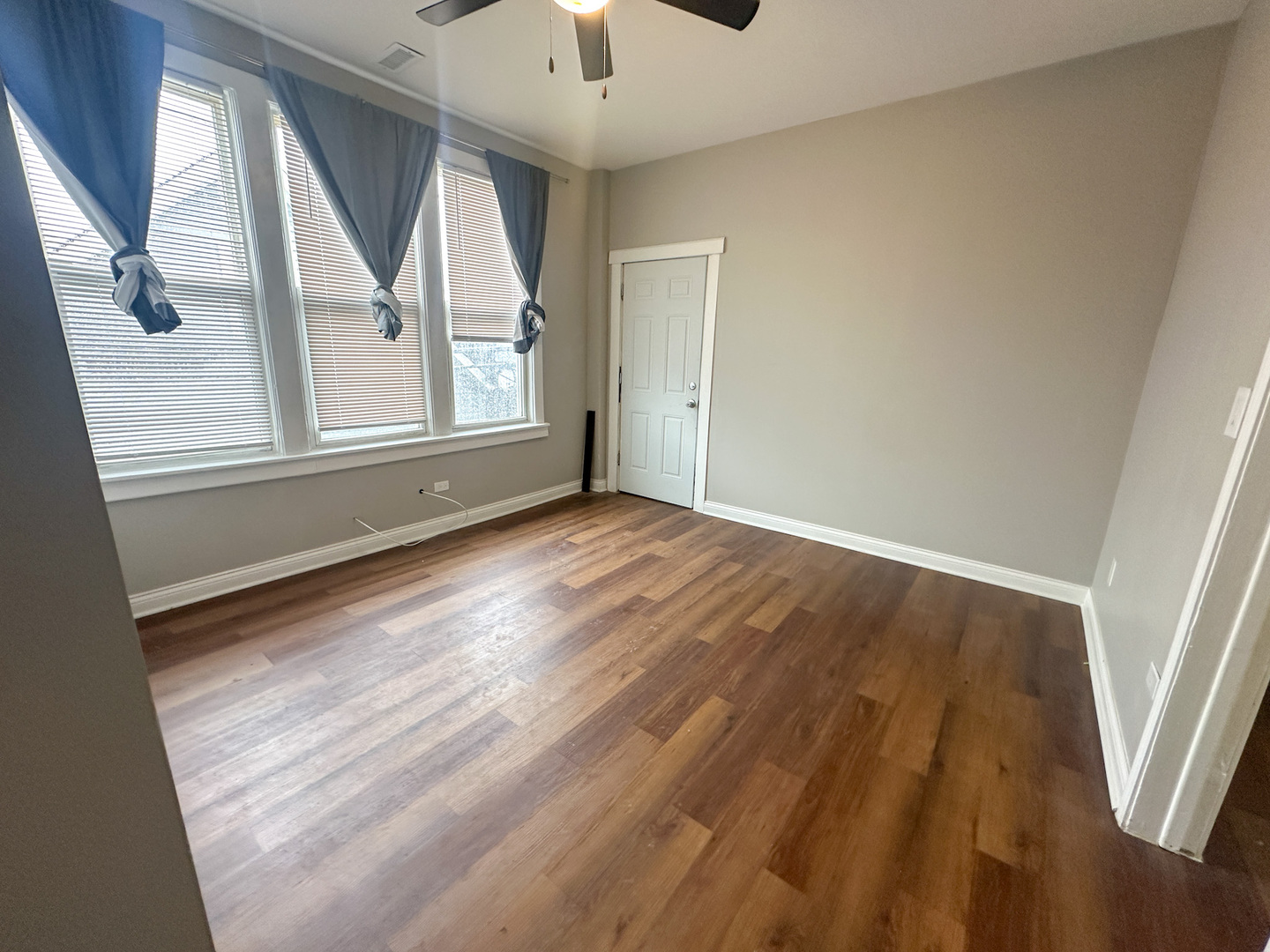 8643 S Exchange Avenue #2R, Chicago, IL 60617