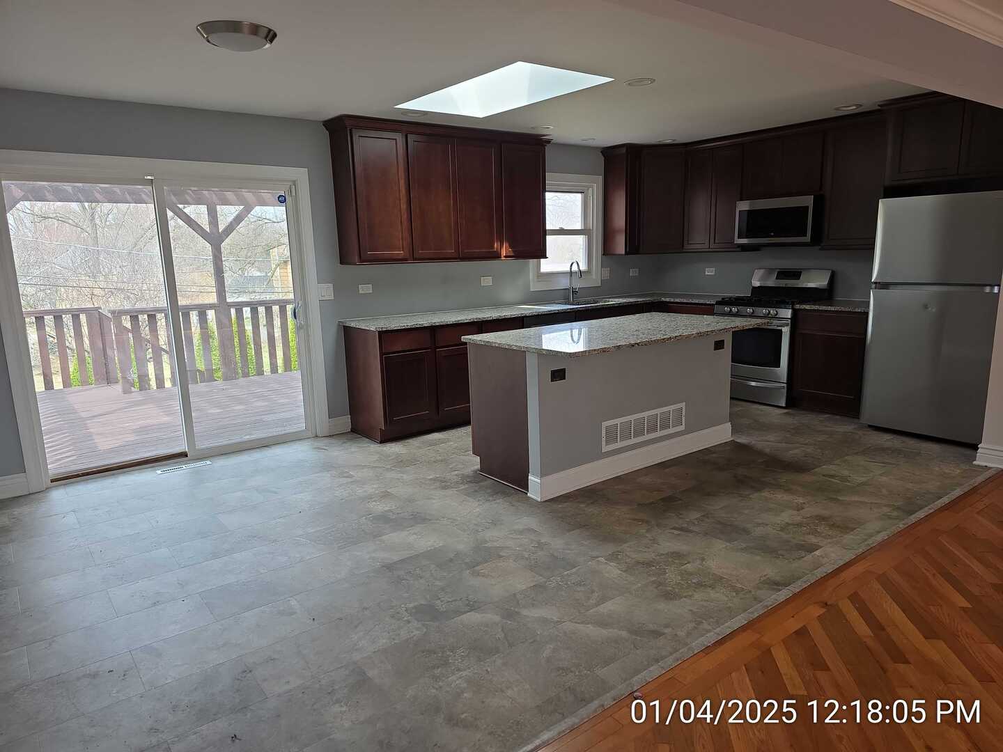 6421 WOOD Drive, Oakwood Hills, IL 60013