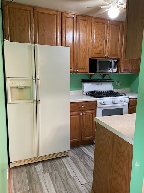 6033 Kit Carson Drive #15-4, Hanover Park, IL 60133