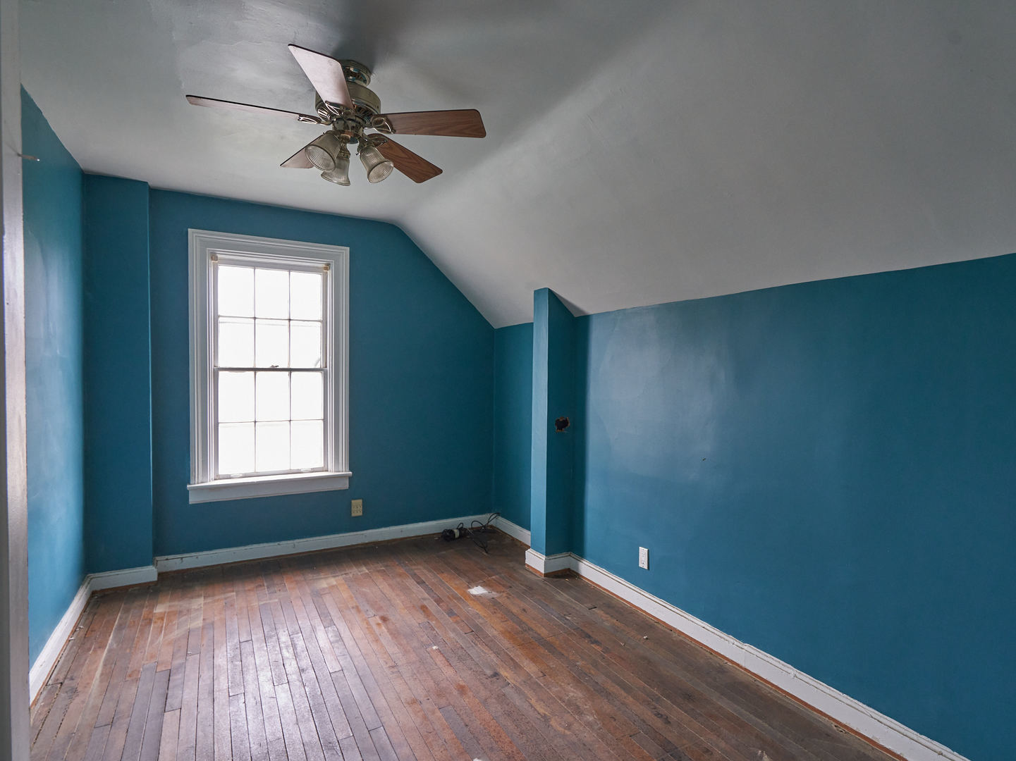 6818 W HOBART Avenue, Chicago, IL 60631