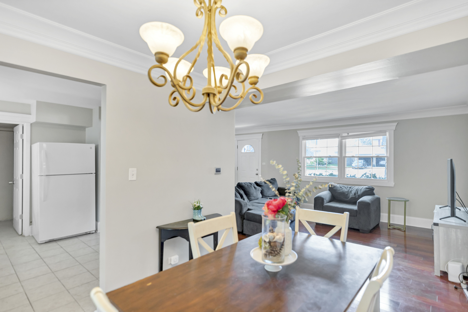 1385 Gloucester Court, Hoffman Estates, IL 60192