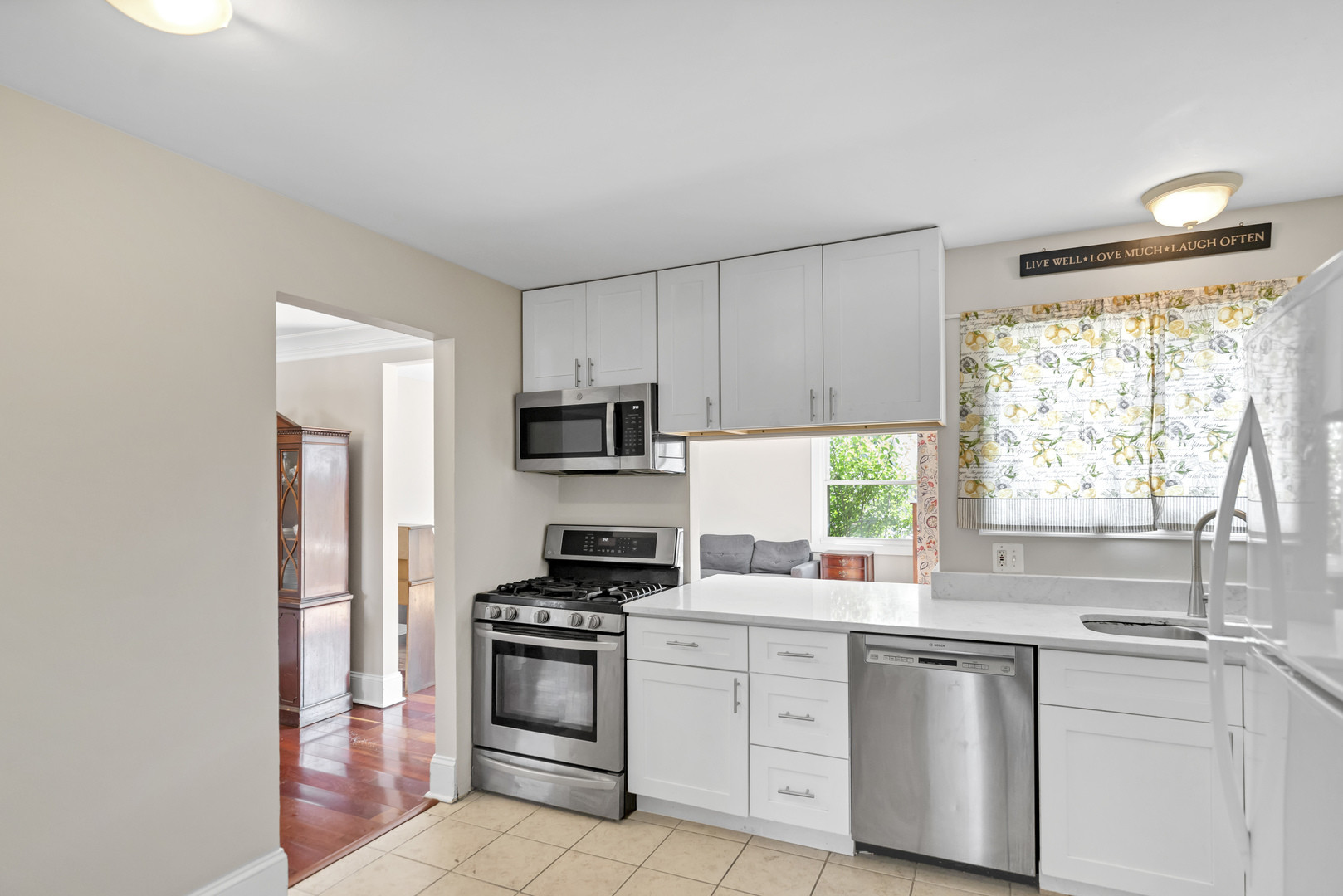 1385 Gloucester Court, Hoffman Estates, IL 60192