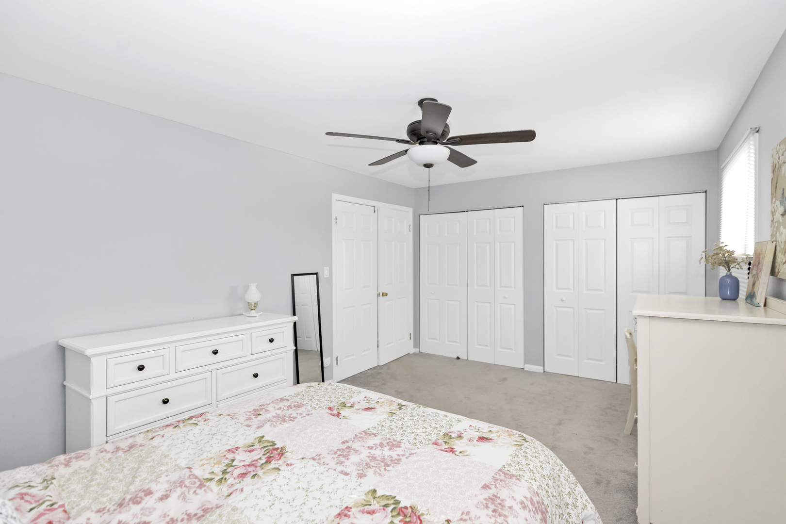 1385 Gloucester Court, Hoffman Estates, IL 60192
