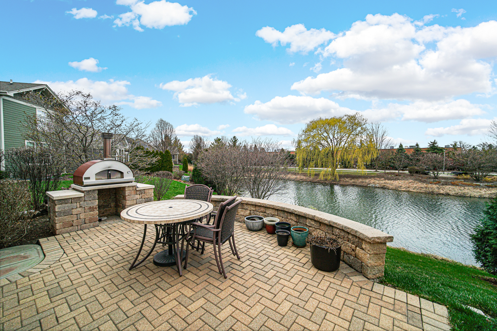 1N587 Golf View Lane, Winfield, IL 60190