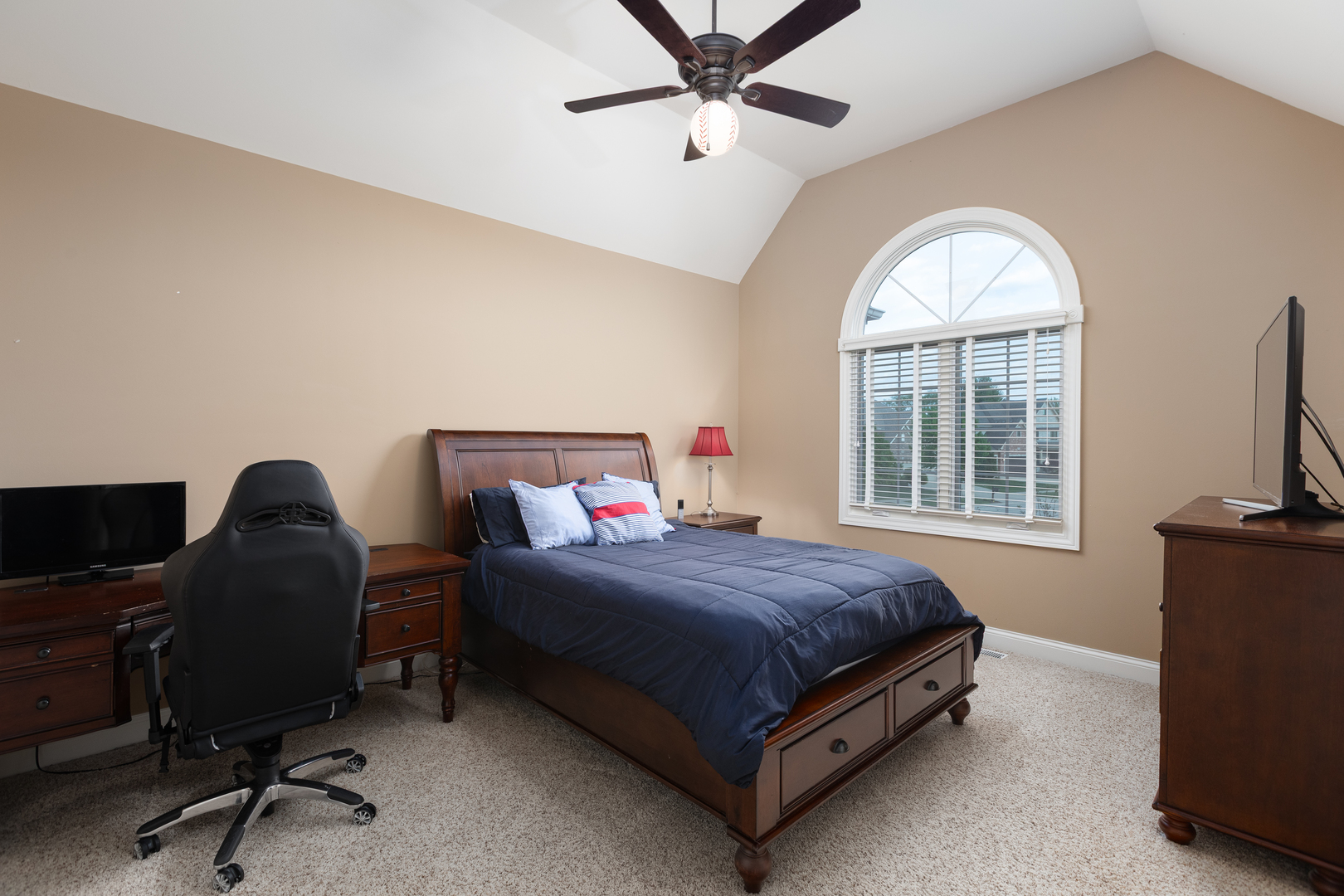 4203 Winterberry Avenue, Naperville, IL 60564