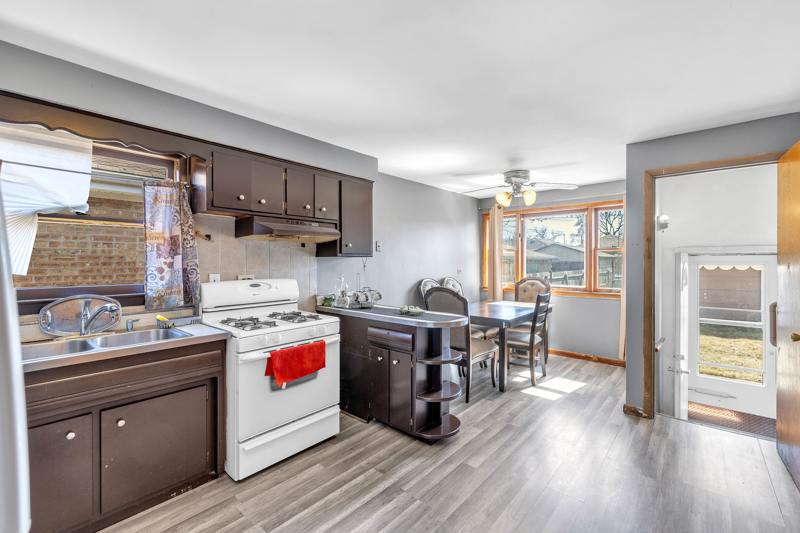 3725 W 83rd Street, Chicago, IL 60652