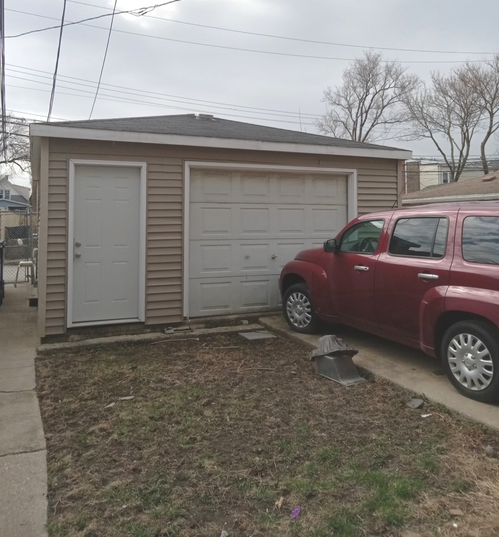 4319 W Thomas Street, Chicago, IL 60651