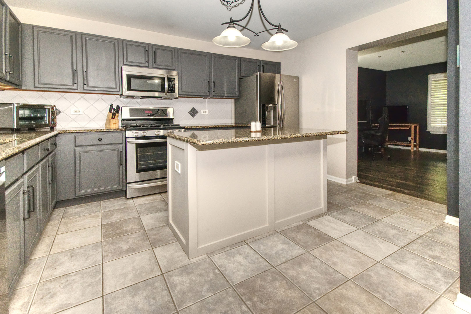 1001 Layne Court, Shorewood, IL 60404