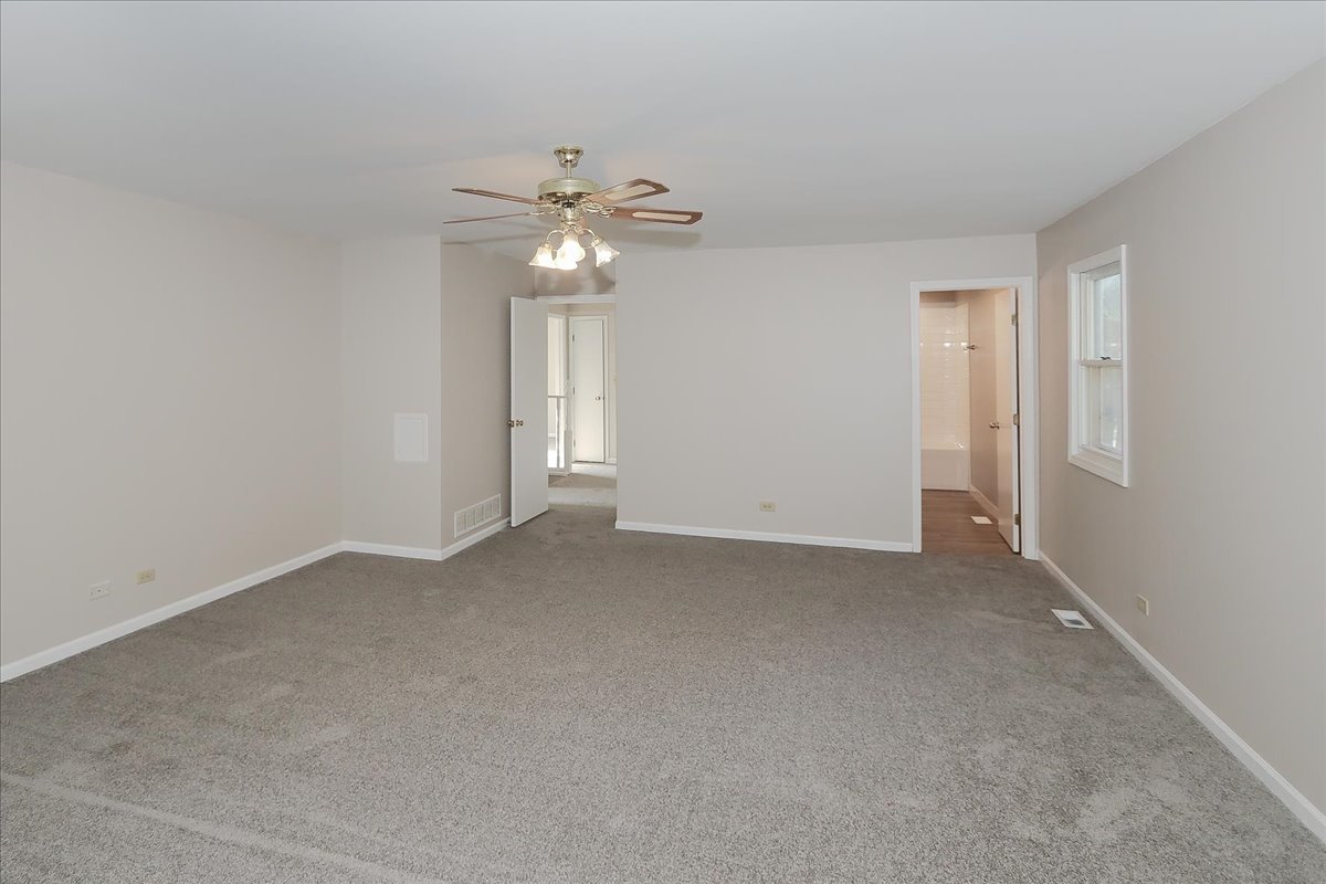 636 N Lyle Avenue, Elgin, IL 60123