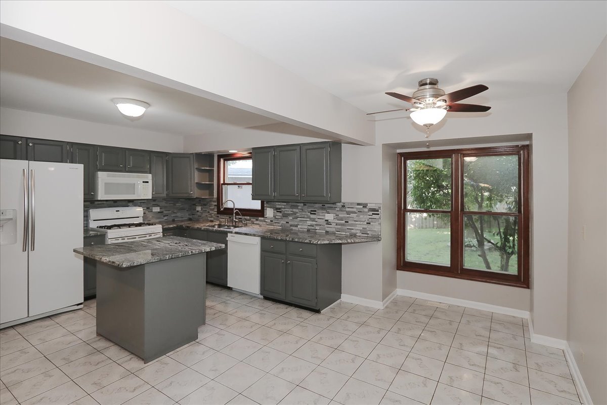 636 N Lyle Avenue, Elgin, IL 60123