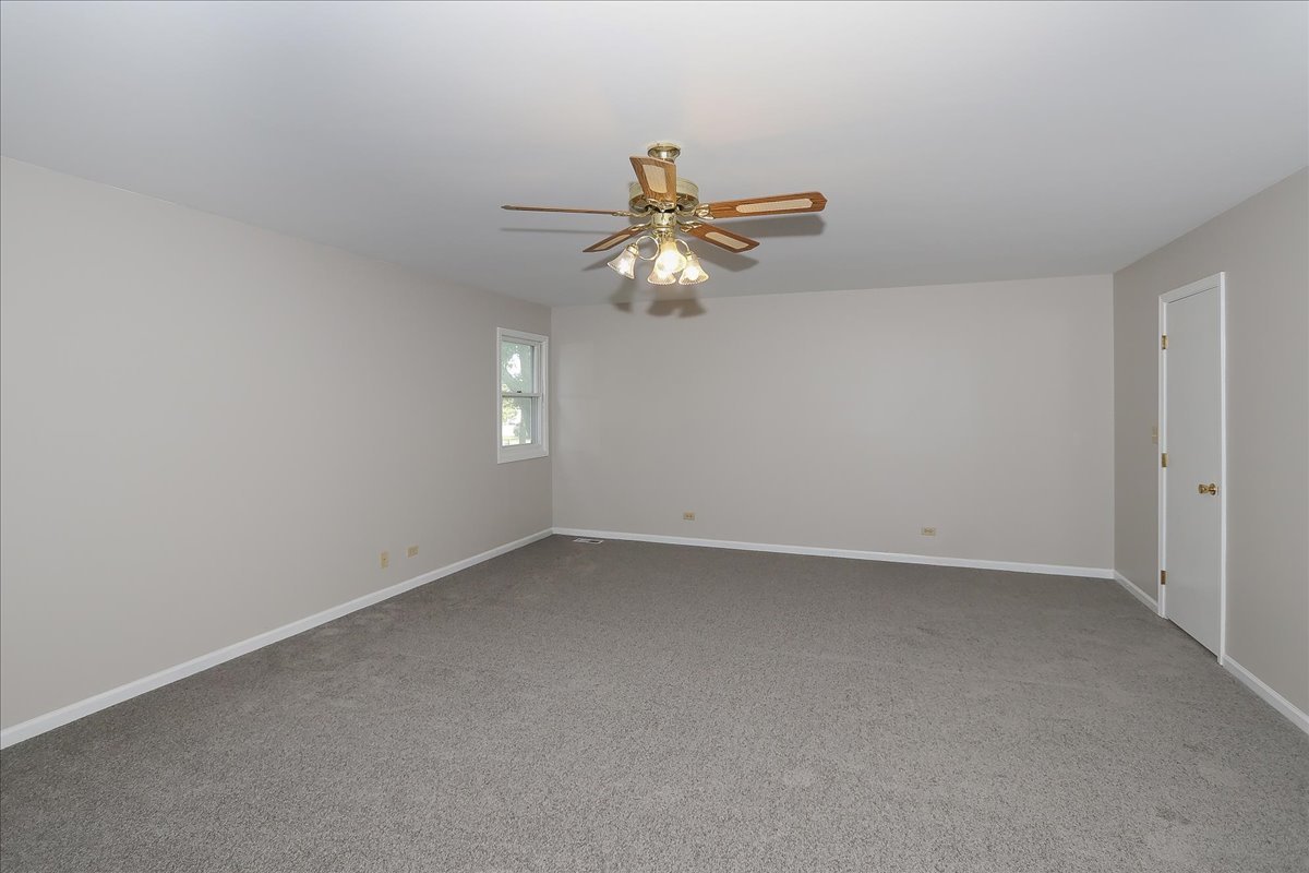 636 N Lyle Avenue, Elgin, IL 60123