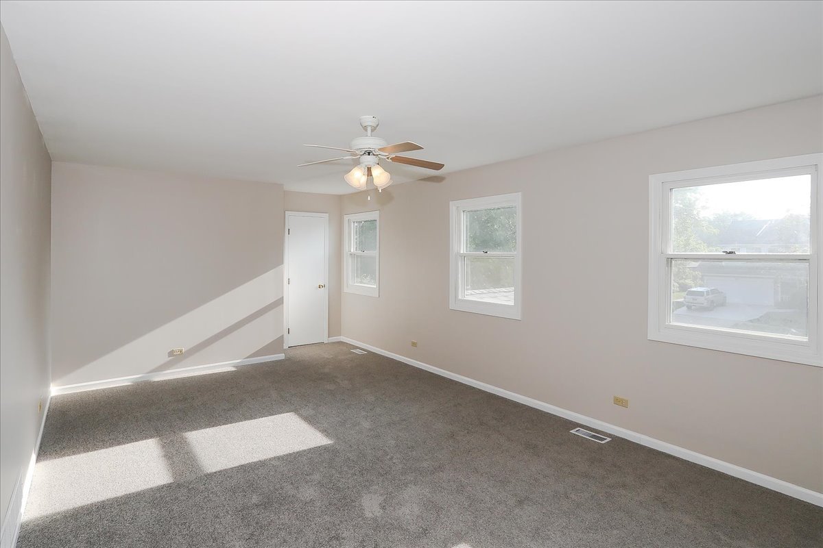 636 N Lyle Avenue, Elgin, IL 60123
