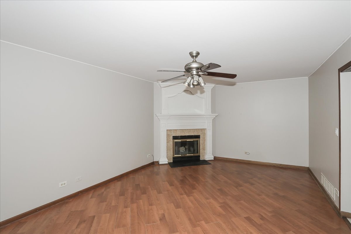 636 N Lyle Avenue, Elgin, IL 60123