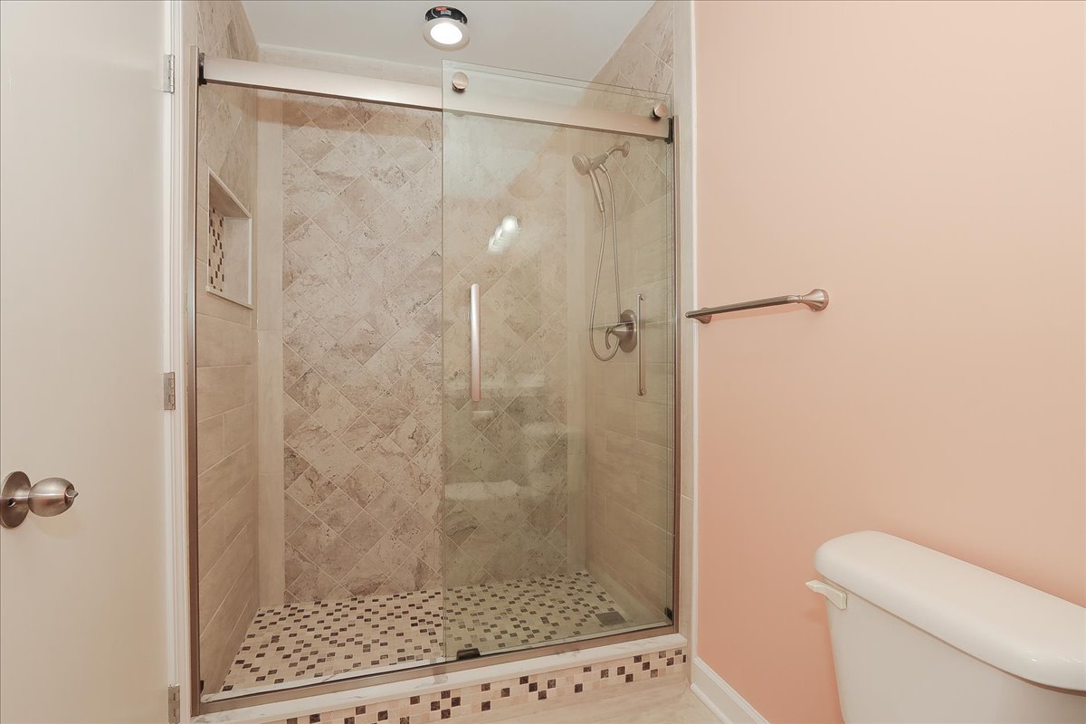 636 N Lyle Avenue, Elgin, IL 60123