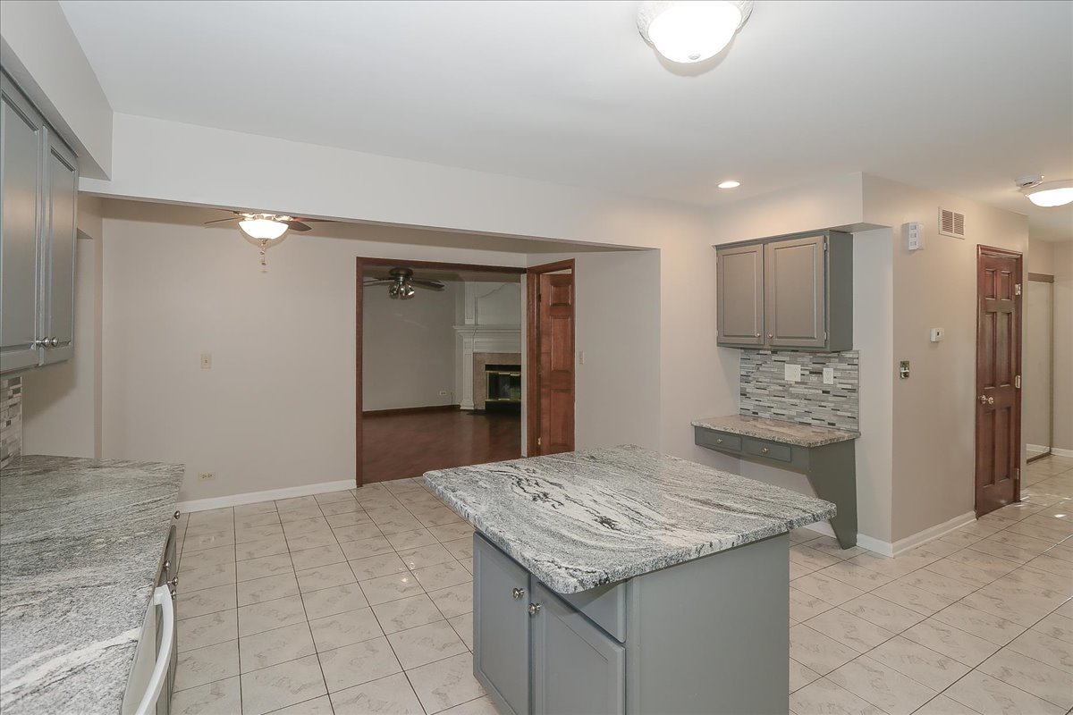 636 N Lyle Avenue, Elgin, IL 60123