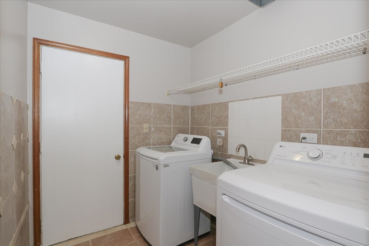 636 N Lyle Avenue, Elgin, IL 60123