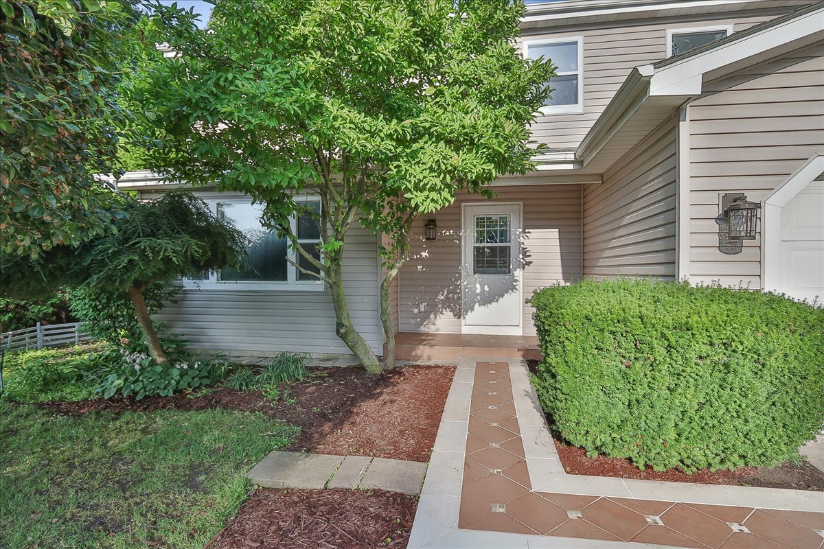 636 N Lyle Avenue, Elgin, IL 60123