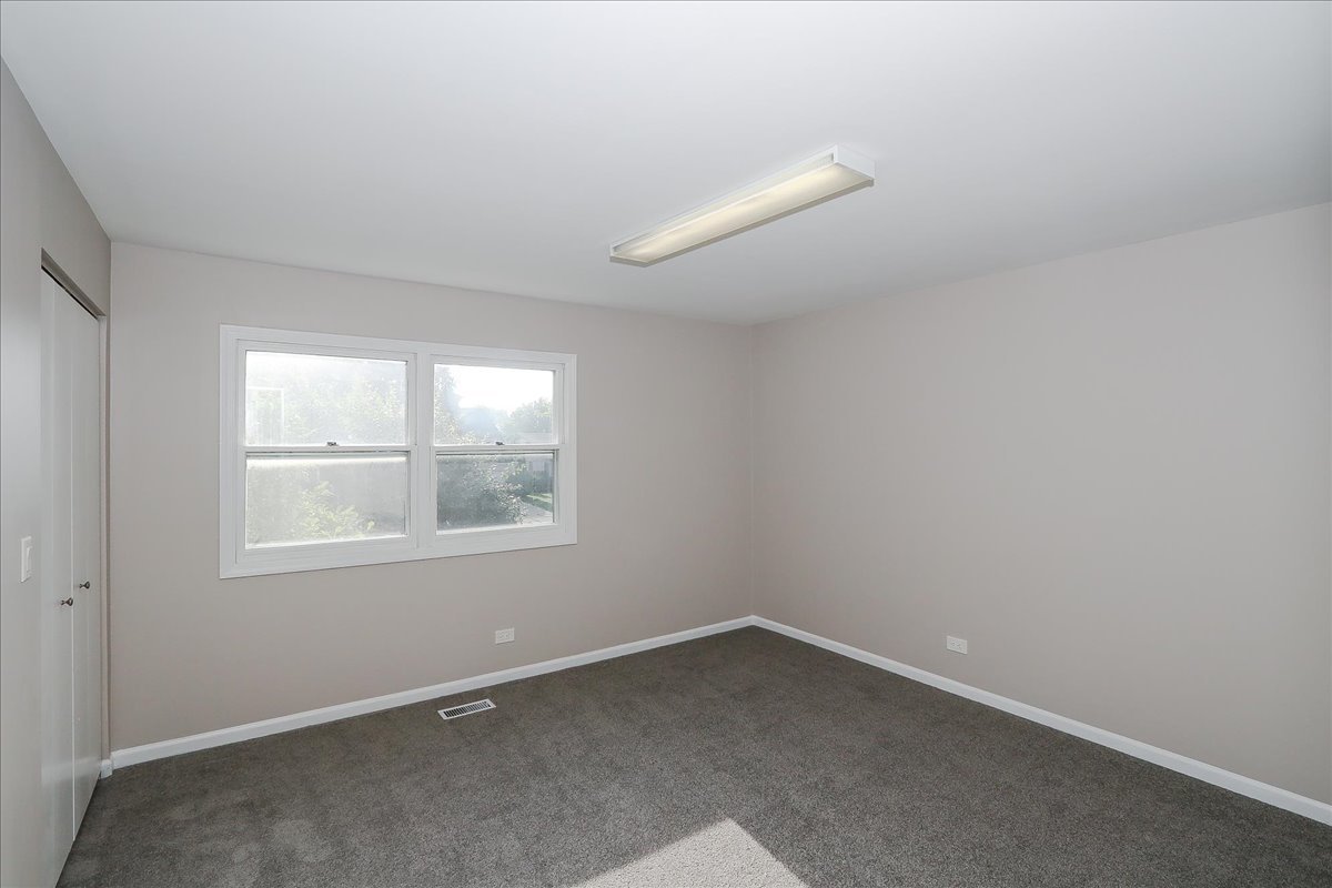 636 N Lyle Avenue, Elgin, IL 60123