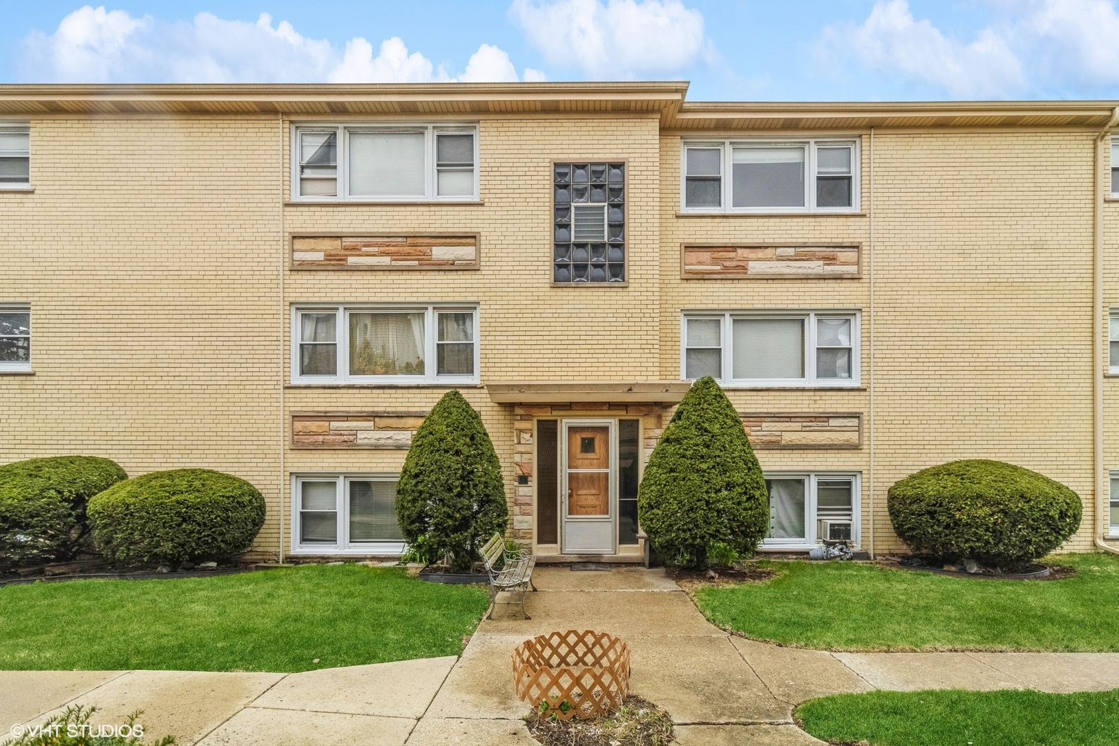 8225 Belmont Avenue, River Grove, IL 60171