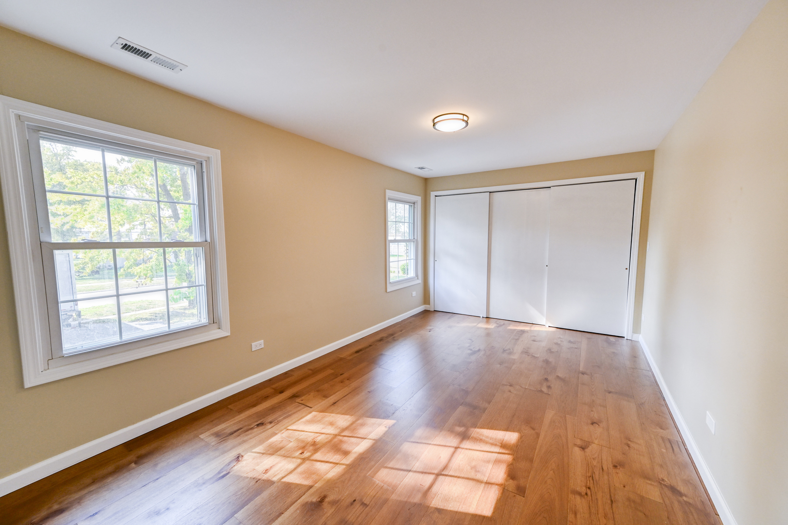 1678 Farwell Avenue, Des Plaines, IL 60018