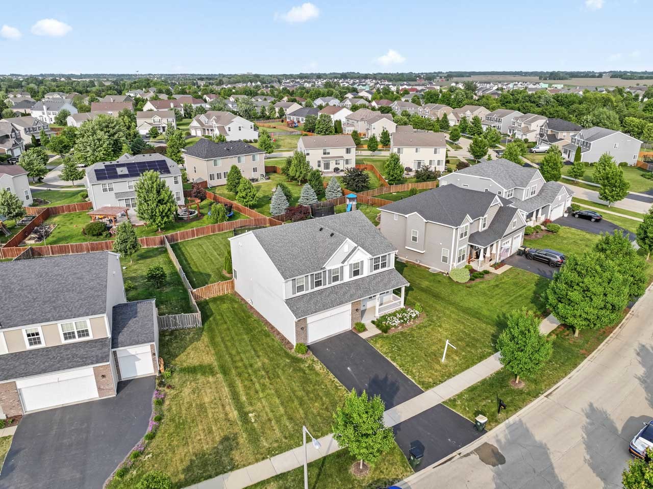 282 Willington Way, Oswego, IL 60543