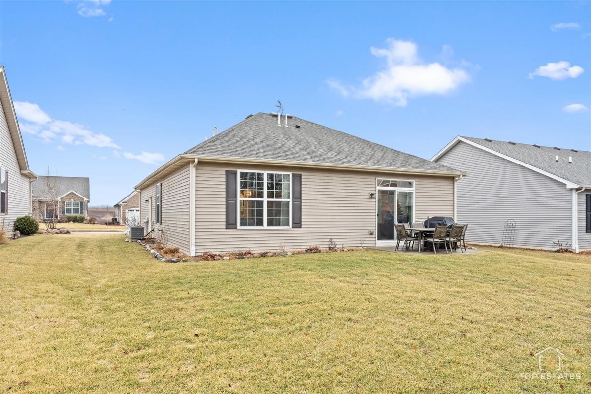 2010 Azure Lane, Algonquin, IL 60102