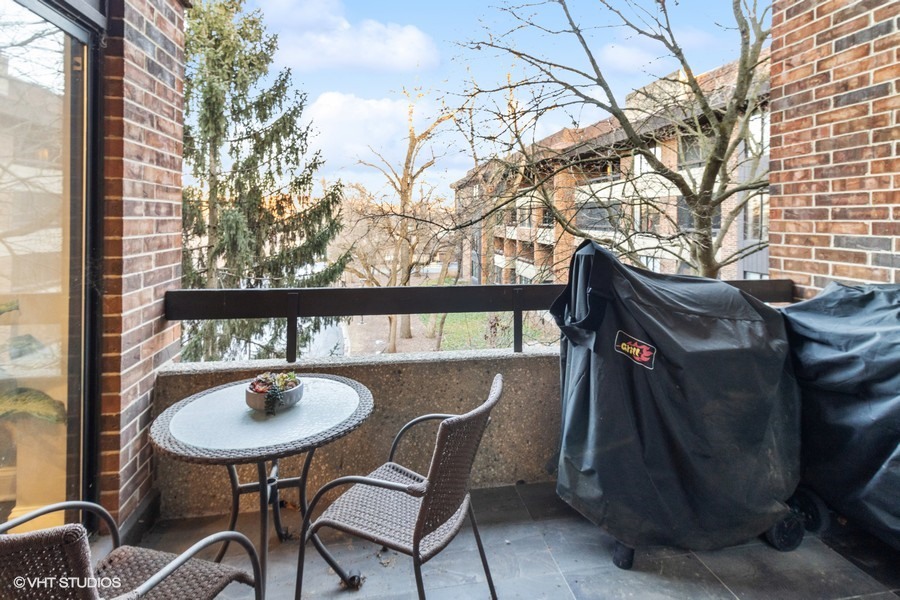 1401 Burr Oak Road #312B, Hinsdale, IL 60521