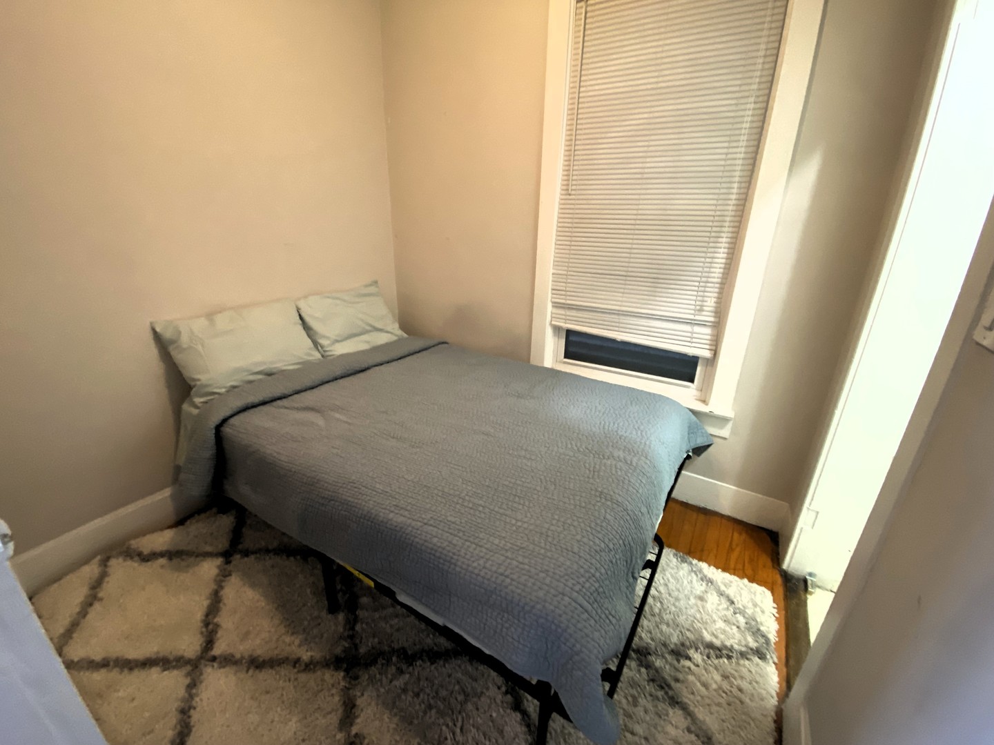 3040 N California Avenue #1, Chicago, IL 60618