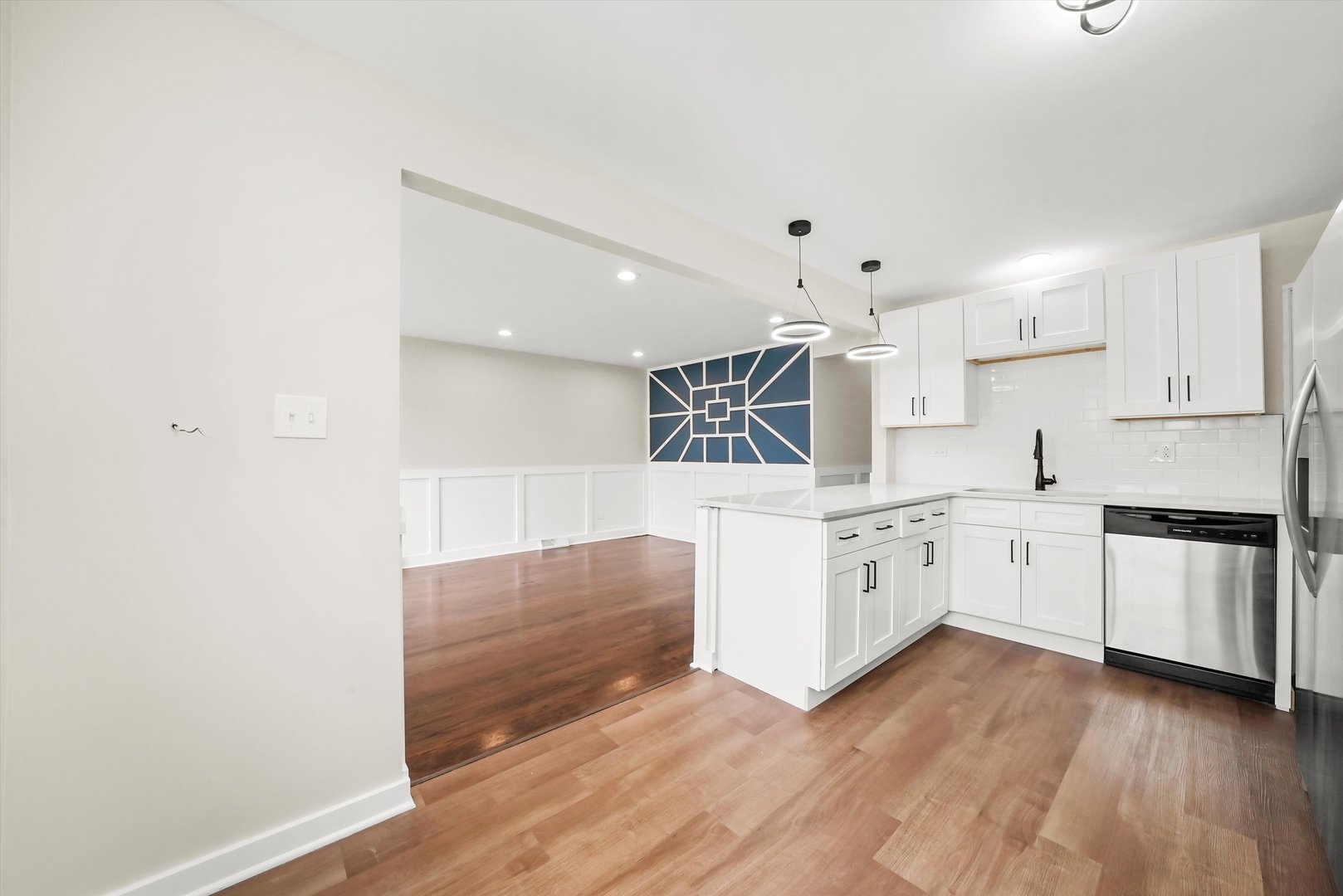 10244 S Crandon Avenue, Chicago, IL 60617