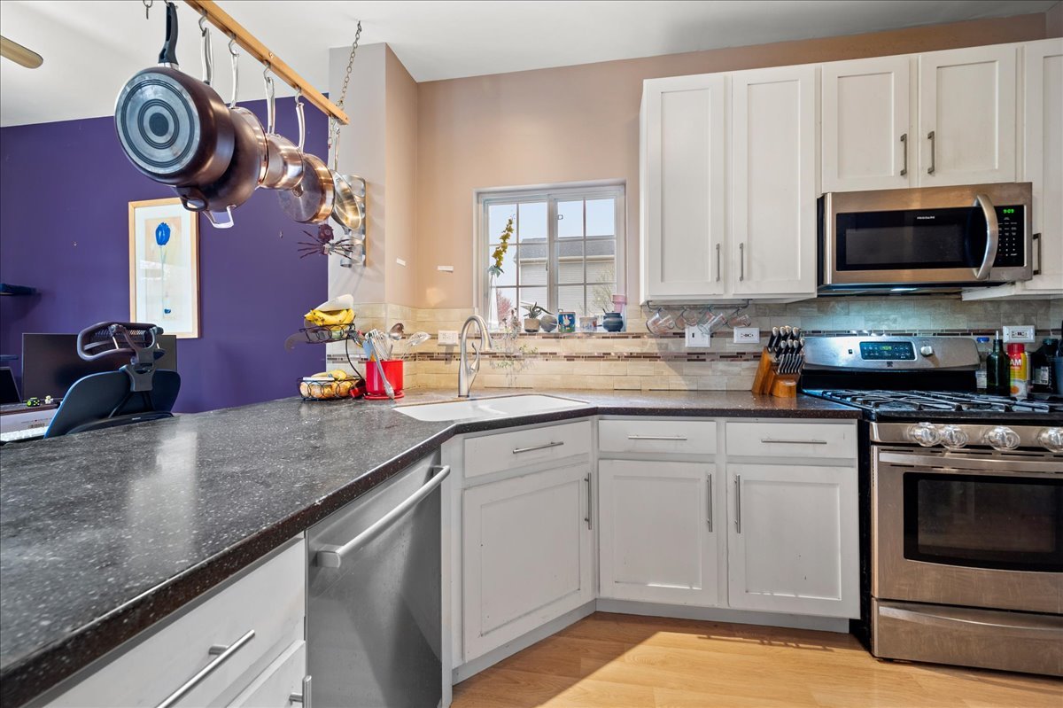308 Windsor Court #A, South Elgin, IL 60177