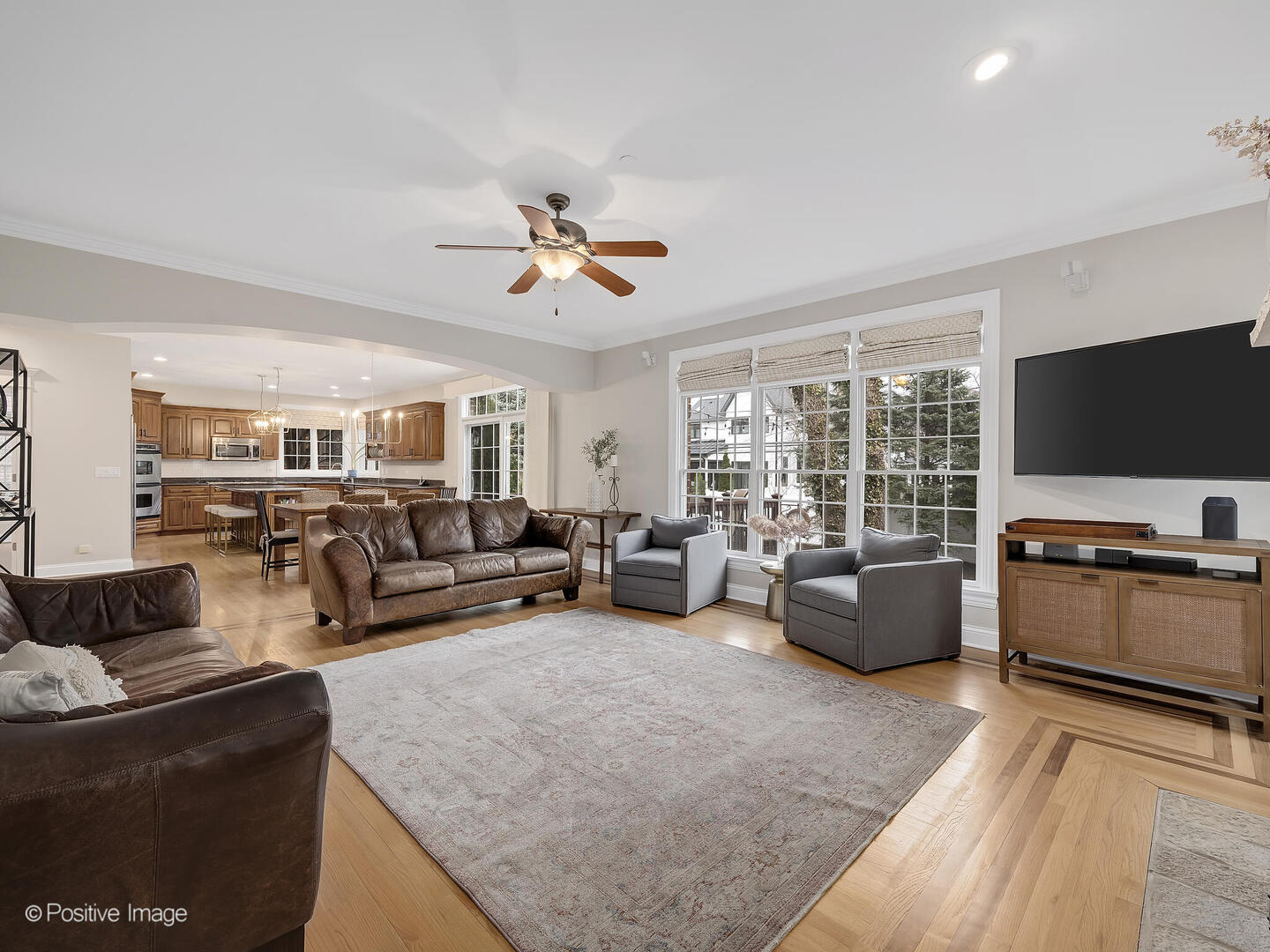 109 Woodstock Avenue, Clarendon Hills, IL 60514