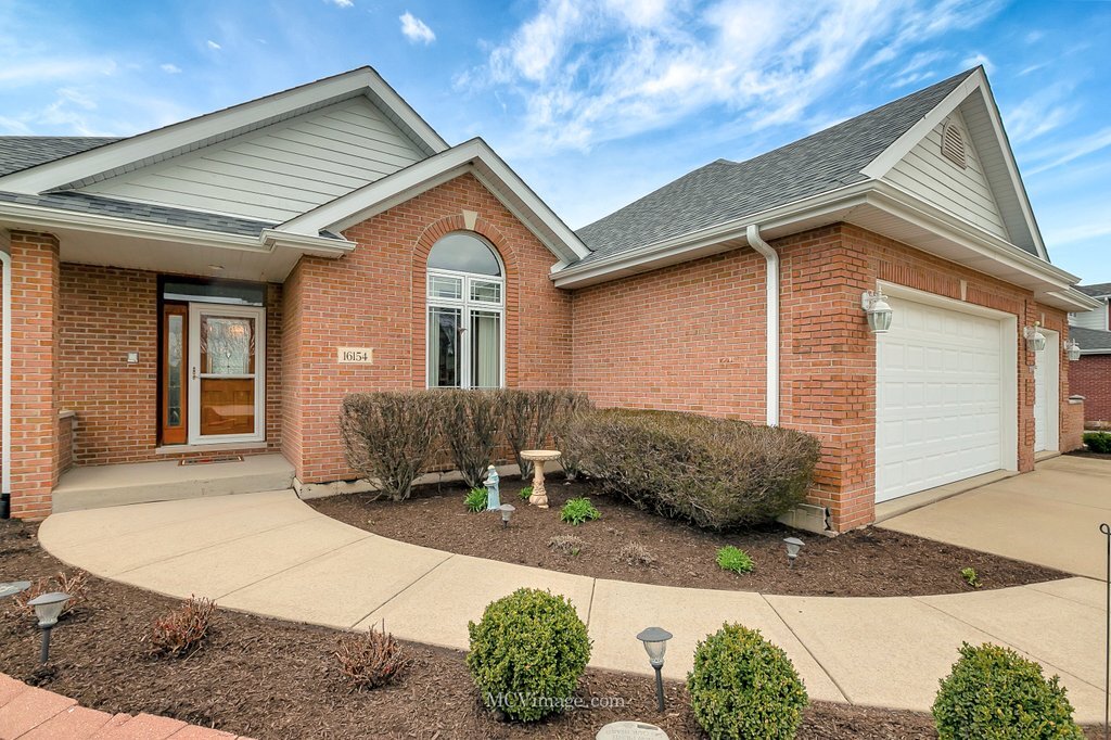 16154 W BLACKHAWK Drive, Lockport, IL 60441