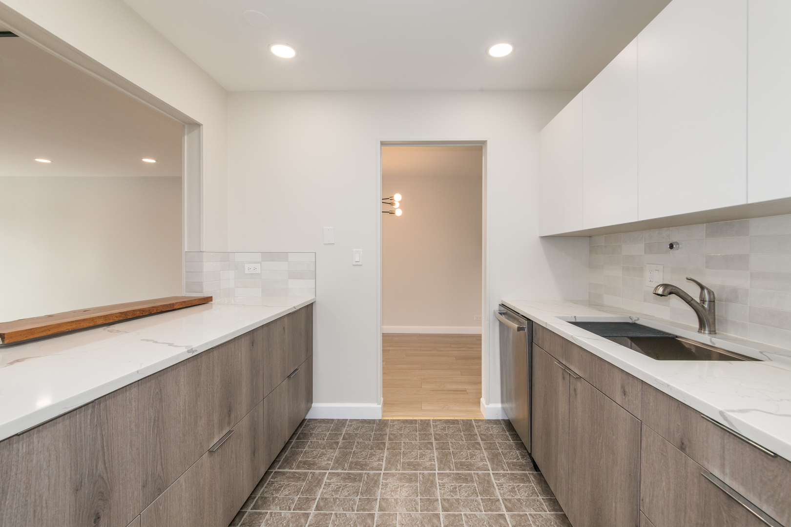5001 Carriageway Drive #A211, Rolling Meadows, IL 60008