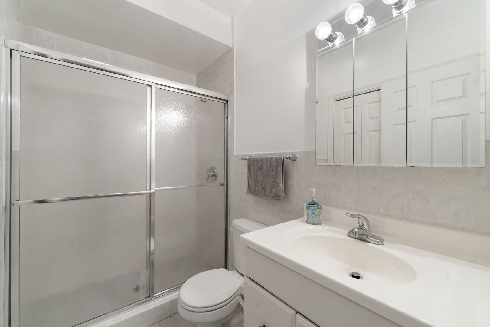 4443 N Newland Avenue, Harwood Heights, IL 60706