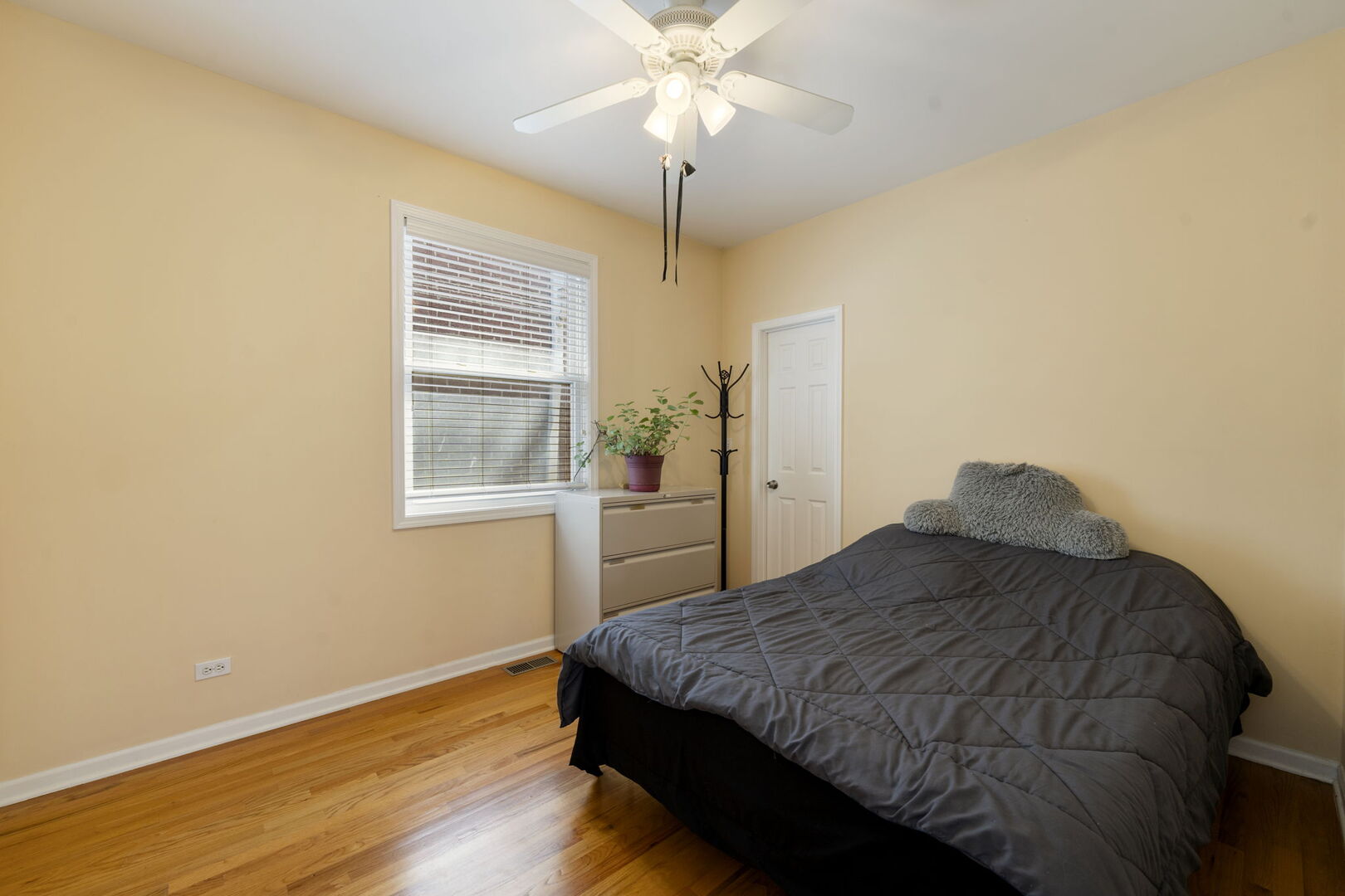 4443 N Newland Avenue, Harwood Heights, IL 60706