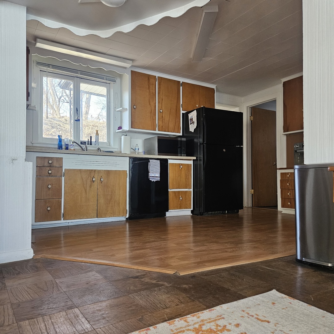 42731 N Woodbine Avenue, Antioch, IL 60002